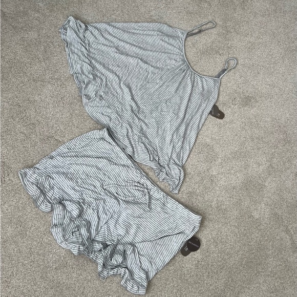 Women’s - Ruffle Sleep Set - Picture 11 of 11